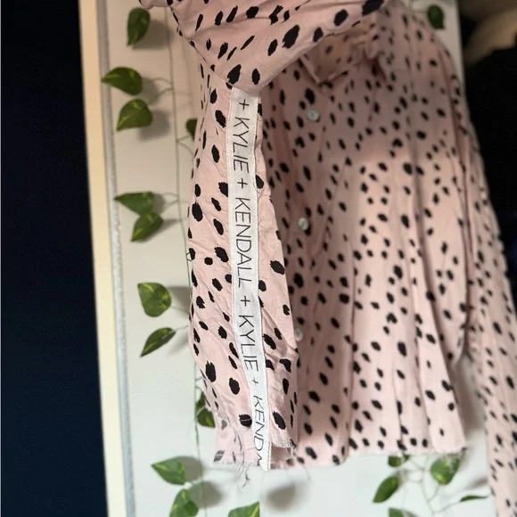 Kendall + Kylie button-down pink animal print shirt blouse cotton modal size M - Picture 2 of 4